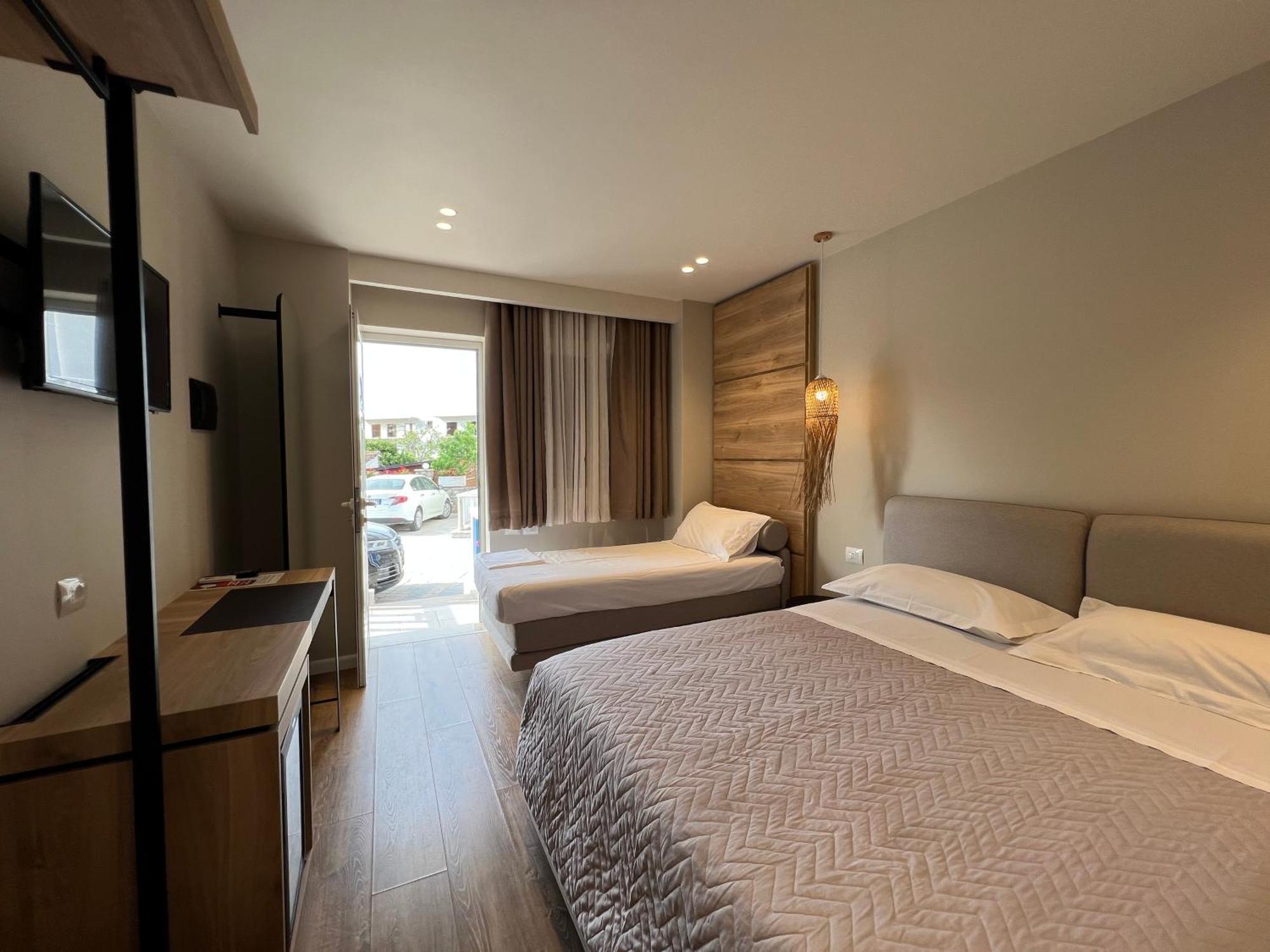 Sofo Hotel Dhërmi Buitenkant foto