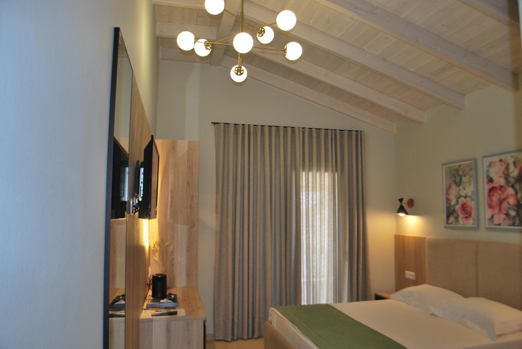 Sofo Hotel Dhërmi Buitenkant foto